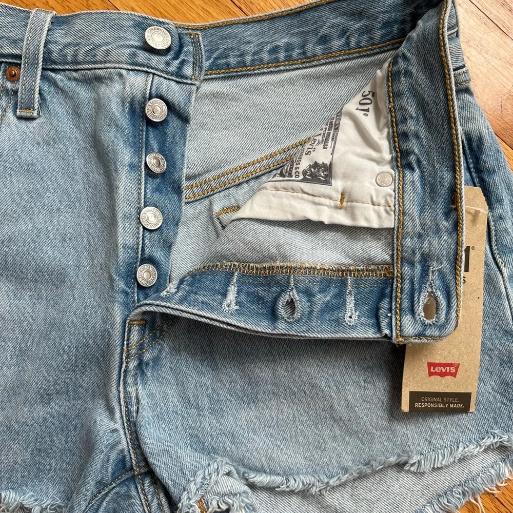 BNWT Levi’s 501 shorts, size 29 - Picture 2 of 5